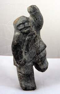 ARNASUNGAAQ Barnabus - Homme dansant sur un pied