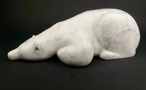 Inconnu, Ours couché, Marbre.  15,2 X 50,8 X 25,4 cm